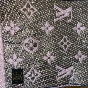 COPY - LOUIS VUITTON Wool Silk Logomania Shine Scarf